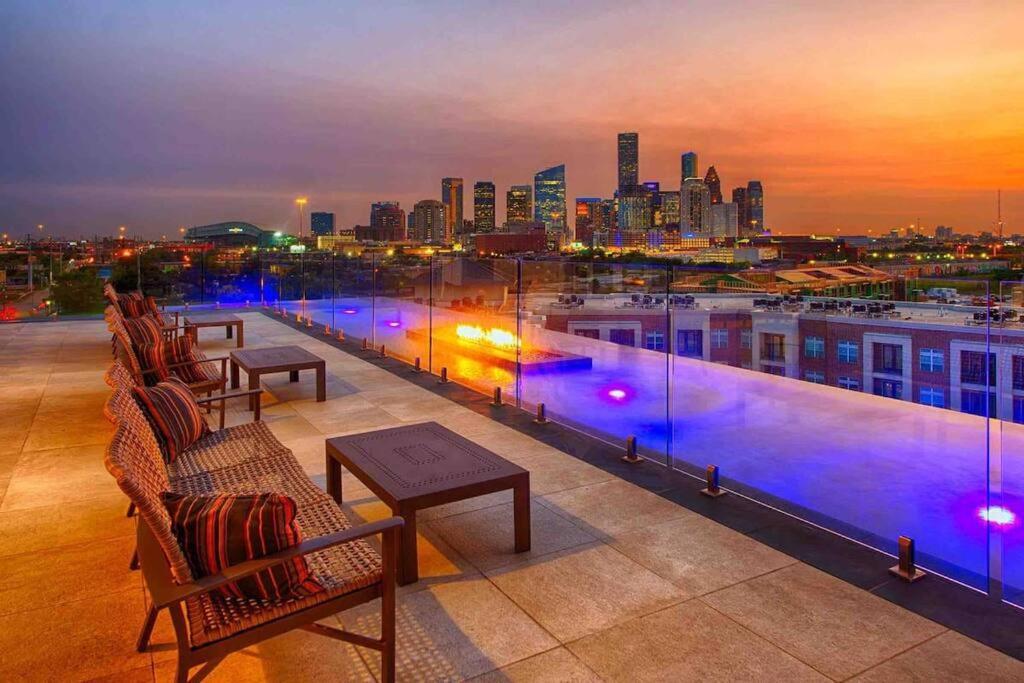 Apartmán Downtown Living 1Br W/ Free Parking Garage Houston Exteriér fotografie